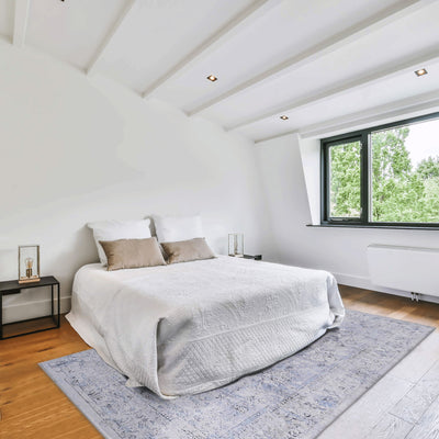 Maval - 4' X 6' Area Rug Washable - Blue / Cream