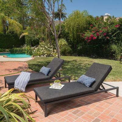 Modern Chaise Lounge With Wate Resistant Fabric Cushions