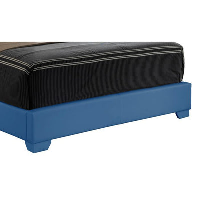 Elegant Platform Bed For Relaxed Spaces