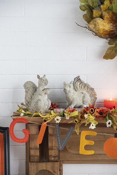 Resin Standing & Lying Down Squirrel Rustic, For Harvest Festival Fall Festival & Thanksgiving Table Decorations (Set of 2) - Antique Cream